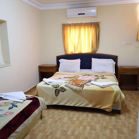 Dweik Hotel 1 Акаба Экстерьер фото