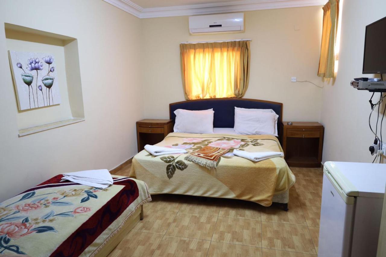 Dweik Hotel 1 Акаба Экстерьер фото